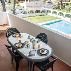  Casa de Férias 2 Bedroom In With Balcony, Pool And Wi-fi By Centralgarve